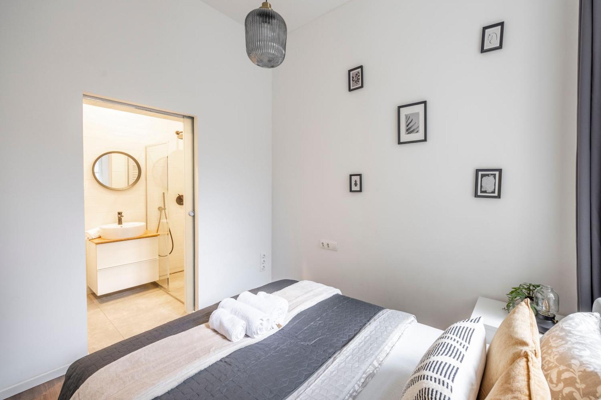 Charming & Cozy Central 1Bedrm Suites Boedapest Buitenkant foto